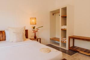 Blue Waves Surf House - Jungle Villa