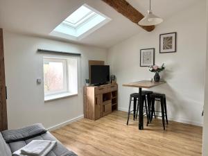 Joli Studio Champagne au Mont dor