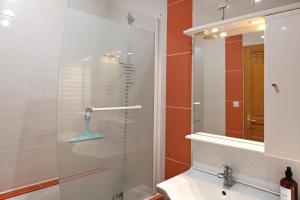 Les Roses Trémières - A 1km de la gare garage