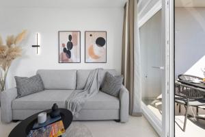 Luxury Aquarius Apartments - Beachside with Hot Tub