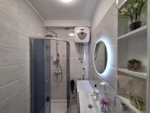 Mystic Grey Studio Apartment