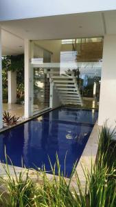 Belíssima Casa Condominio e Mar