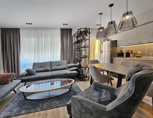 Adore - Modern Apartment Lake