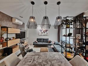 Adore - Modern Apartment Lake