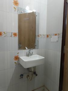 Family Hotel Shree Sai Dham