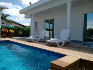 Casa campestre californiana con piscina privada