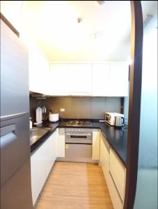 Elegant 3-Bedroom Apt, 1 Min from COEX City Airport