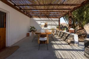 Rustic Chalet with pool in Lajares center