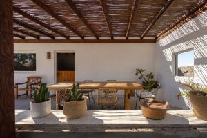 Rustic Chalet with pool in Lajares center