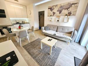 FIRST -- Green Żoliborz Apartment 5