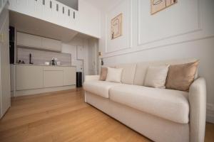 CIA - Mezzanine Studio by Arc de Triomphe