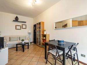 Naviglio Pavese Comfortable Apt with Balcony!