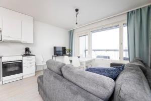 Tilava huoneisto järvinäköalalla