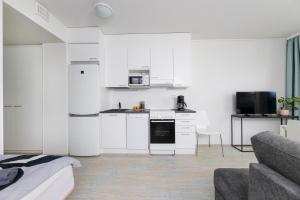 Tilava huoneisto järvinäköalalla