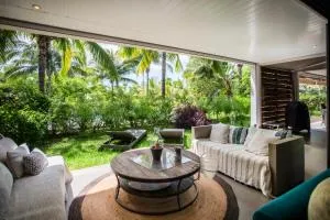 Sunbathed Three Bedroom Apt - Large Pool & Garden - Camp Malgache