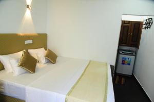 Captains Cabin Hikkaduwa