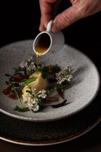 Demeures & Châteaux Auberge de la Tour - Hôtel & Restaurants - Marcolès Auvergne