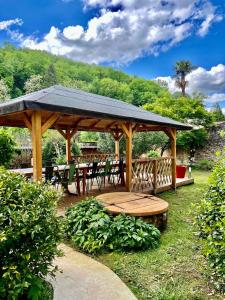 Maisons de vacances Charming house for 14 pool and indoor hottub : photos des chambres