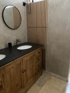 Maisons de vacances Maison mediterraneenne 130m piscine Vaucluse : photos des chambres