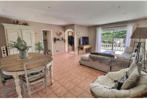 Maisons de vacances Maison mediterraneenne 130m piscine Vaucluse : photos des chambres