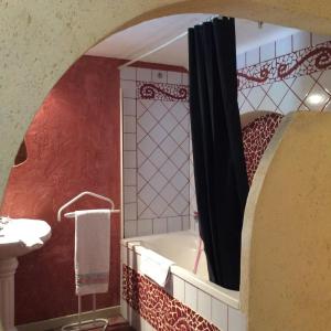 Maisons de vacances Gites Climatises Piscine Chauffee La Balancelle : photos des chambres