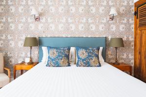 Comfort Double Room with Balcony room in Hotel Edouard VII