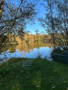 Chalets Exclusive Lodge overlooking private lake : photos des chambres