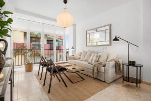 Marvelous waterfront apt by Costarentals - Ref 73