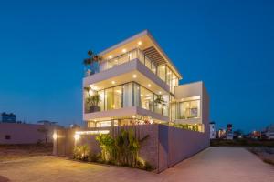 Amazing Newly Built Beach Pool Villas Danang