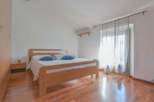 QUEEN HOME FUNO Centergross