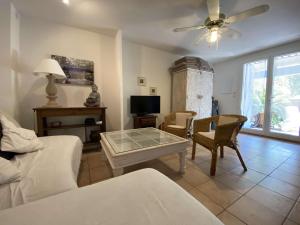 Pavillon tout confort à 30 m du bras de mer GA100-055