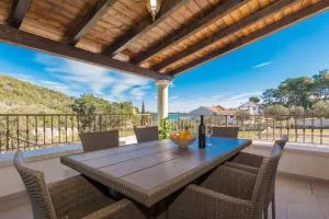 Holiday Home Irena with sea view - Luka