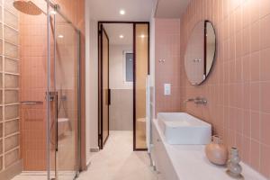 Culture Retreat Apartments near Archaeological Museum by Upstreet