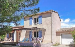 Maisons de vacances Pet Friendly Home In Vaison-La-Romaine : photos des chambres