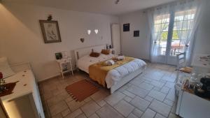 B&B / Chambres d'hotes Mas de la Cigaline Gite & chambres d'hotes Var : photos des chambres