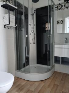 Hotels Route 137 : Chambre Familiale avec Salle de Bains
