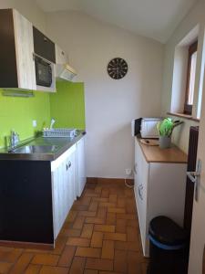 Appartements gite l'oeuf ou la poule, parking prive, sur domaine viticole : photos des chambres