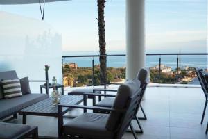 Olene Apartment, Hill Collection