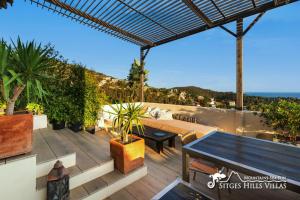 Stunning Villa Ibizenca with private pool in Sitges