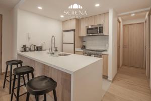 Elegant Apartment with AC and Skydeck Pool in Central Condesa