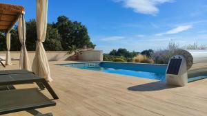 Maisons de vacances Maison familiale spacieuse avec piscine a Vagnas : photos des chambres