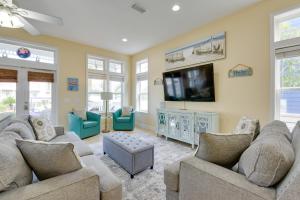 Santa Rosa Beach House with Spacious Deck