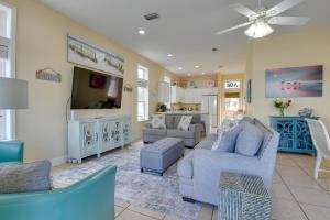 Santa Rosa Beach House with Spacious Deck