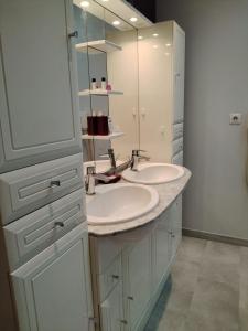 Maisons de vacances Chtx maison 7 pers jardin piscine : photos des chambres