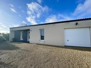 Maisons de vacances Le Mas des lavandes : Maison 3 Chambres 
