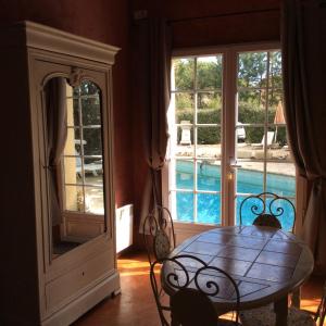 Maisons de vacances Gites Climatises Piscine Chauffee La Balancelle : photos des chambres