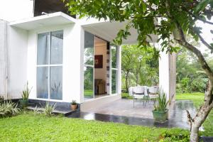 Bird Land Villa