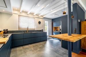 Superbe villa de plage avec piscine chauffée et jacuzzi proche des plages