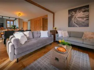 Tigerlily - OVO Network - Сікст