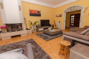 Amazing Villa With Pool Gym And Spa